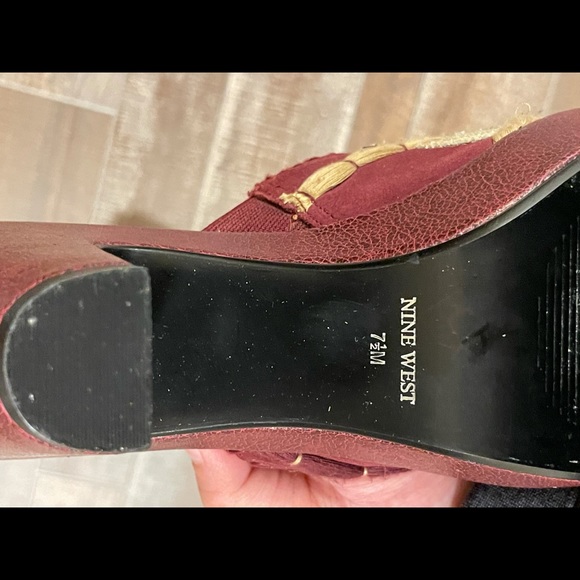 Nine West Women's Floral Embroidered Red/Maroon Suede Clogs - Picture 6 of 11